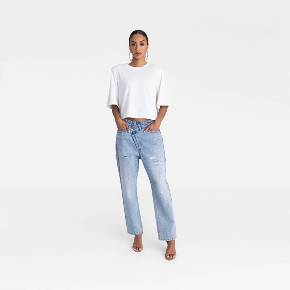 Light Wash Straight Leg Womens Jeans - Picture 3 of 12